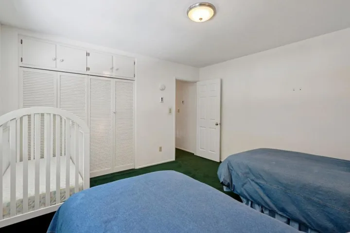 32-web-or-mls-Rim Rock Rd-S2502-025