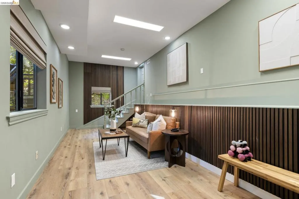 6931 6931 Pinehaven Rd, Oakland, California 94611 home-pic-43
