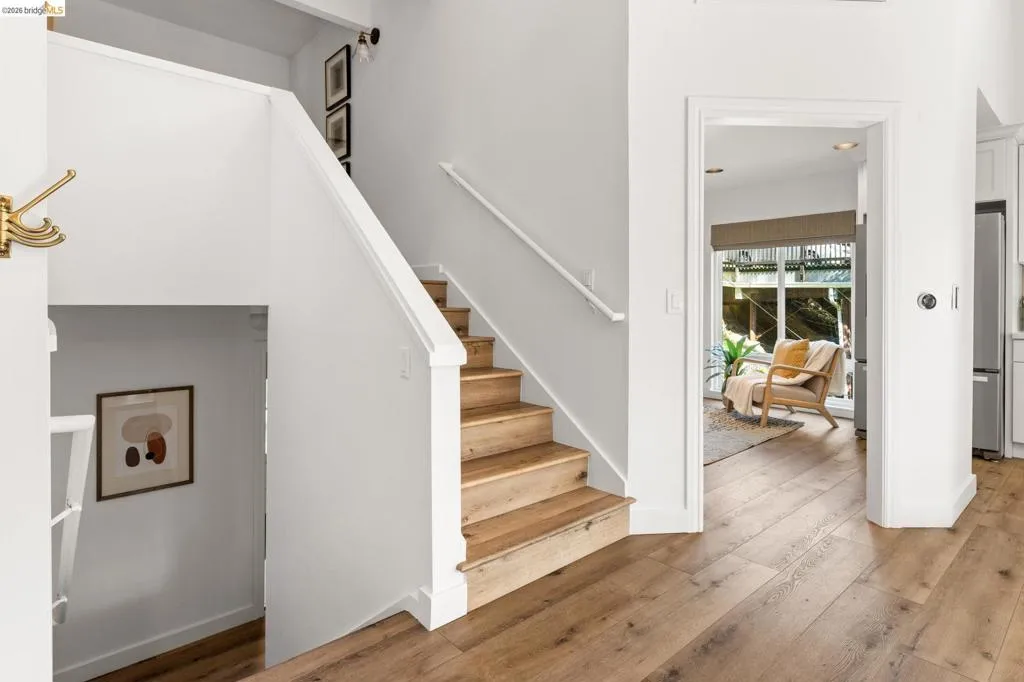 6931 6931 Pinehaven Rd, Oakland, California 94611 home-pic-25