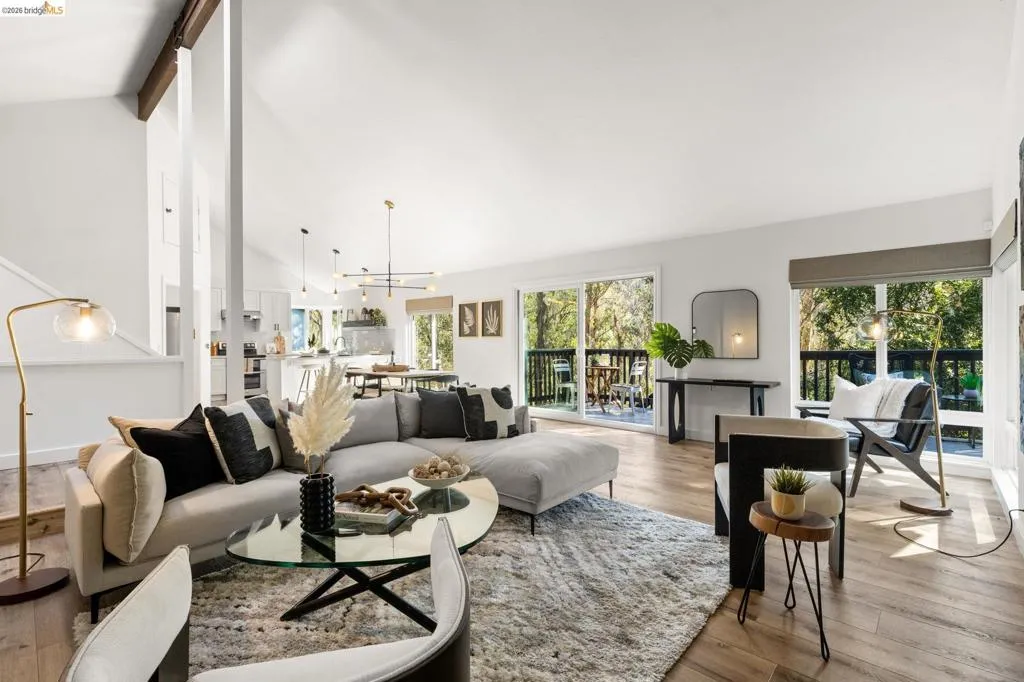 6931 6931 Pinehaven Rd, Oakland, California 94611 home-pic-6
