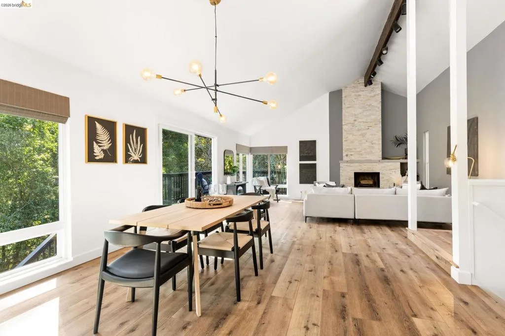6931 6931 Pinehaven Rd, Oakland, California 94611 home-pic-3