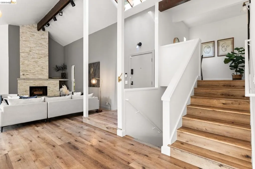 6931 6931 Pinehaven Rd, Oakland, California 94611 home-pic-22