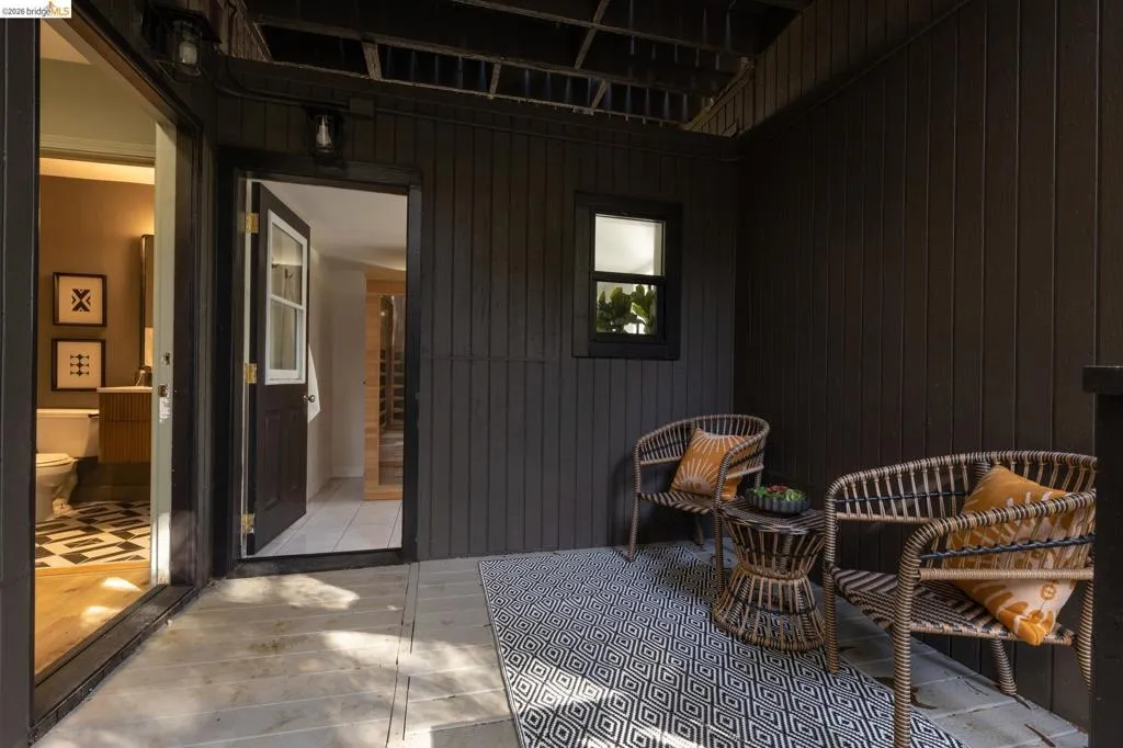 6931 6931 Pinehaven Rd, Oakland, California 94611 home-pic-42