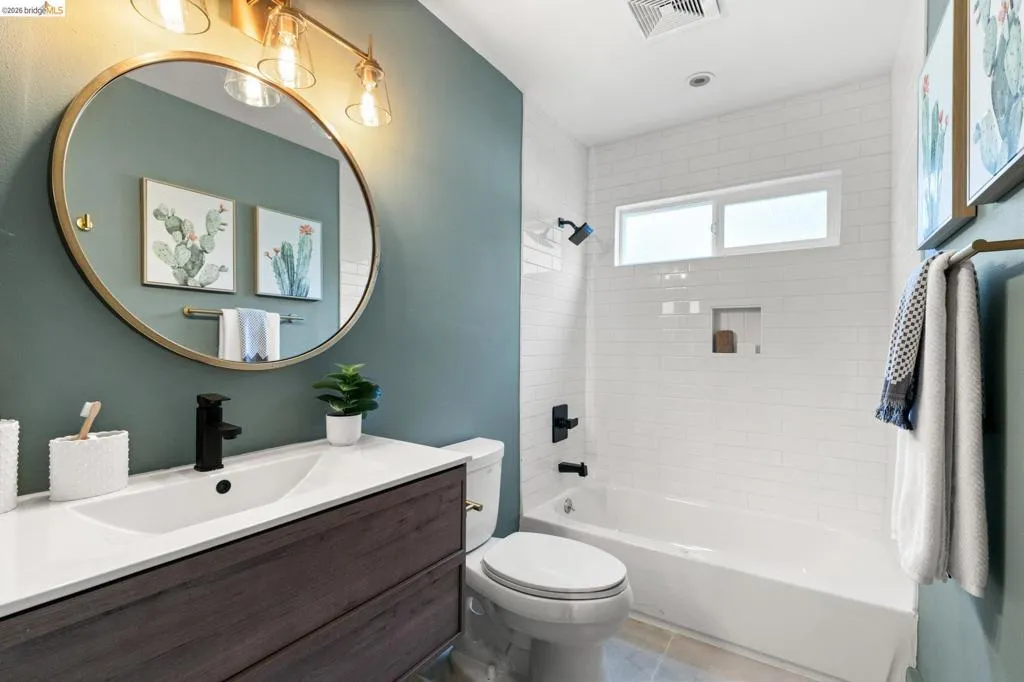 6931 6931 Pinehaven Rd, Oakland, California 94611 home-pic-35