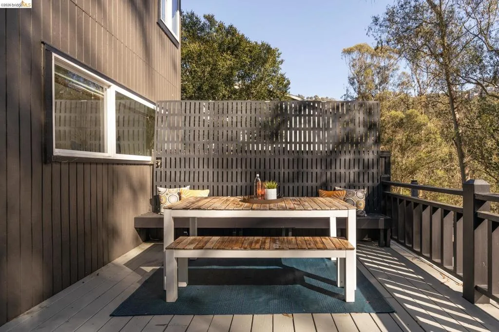 6931 6931 Pinehaven Rd, Oakland, California 94611 home-pic-39