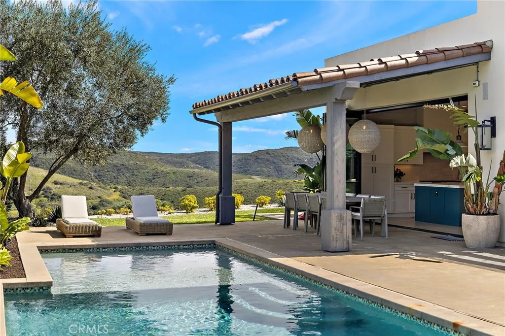 17 Water Port, Newport Coast, California 92657 home-pic-32