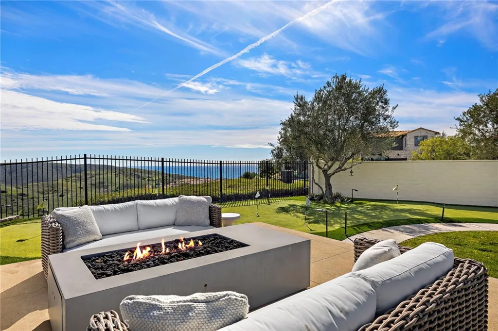 17 Water Port, Newport Coast, California 92657 home-pic-38