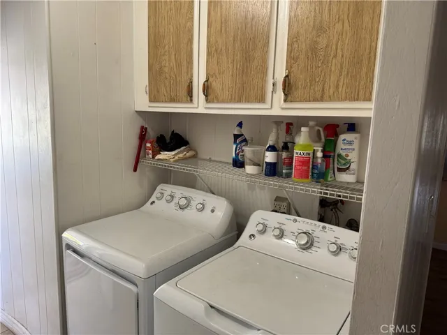 Laundry room
