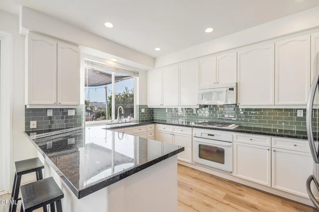 3118 Foxtail Court, Thousand Oaks, California 91362 home-pic-16