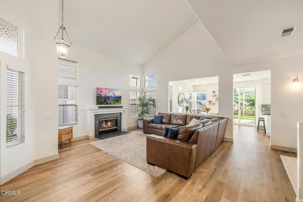 3118 Foxtail Court, Thousand Oaks, California 91362 home-pic-2