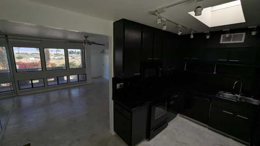 PXL_20260220_213204342