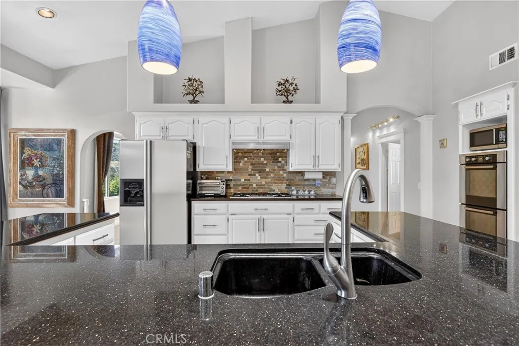 37321 Ironwood Drive, Yucaipa, California 92399 home-pic-21