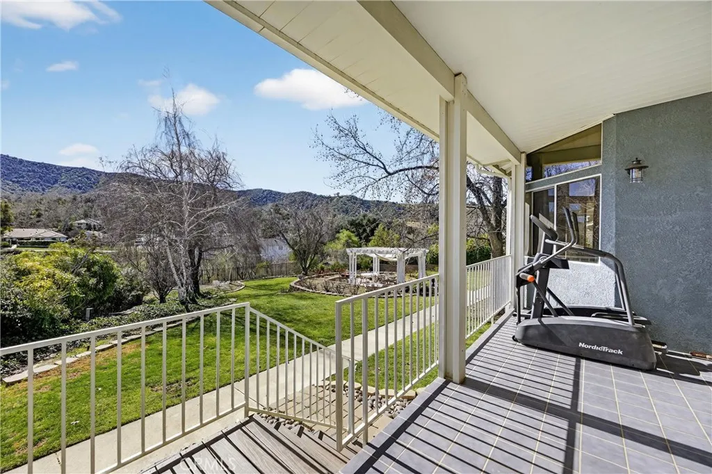 37321 Ironwood Drive, Yucaipa, California 92399 home-pic-46
