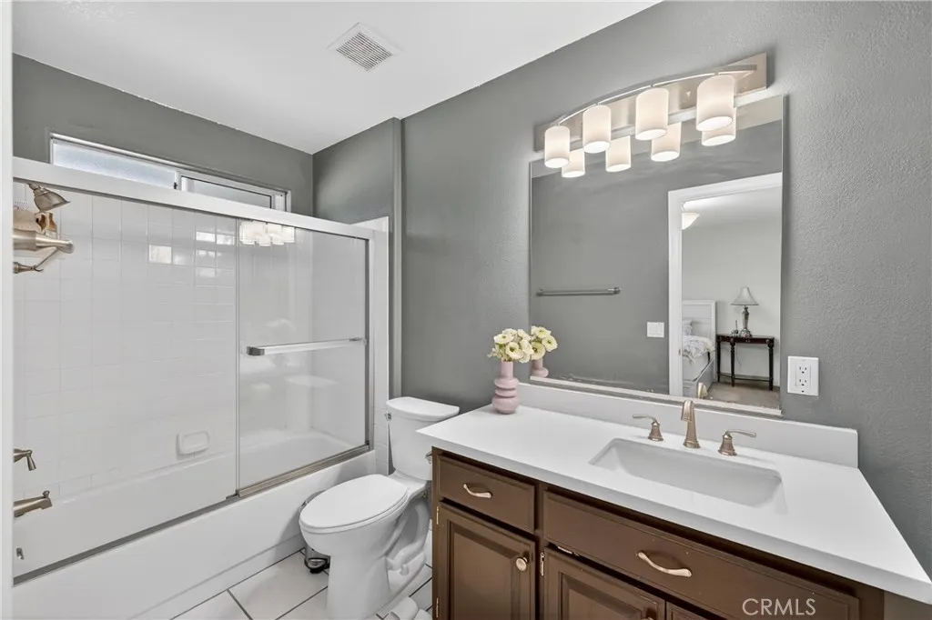 37321 Ironwood Drive, Yucaipa, California 92399 home-pic-34