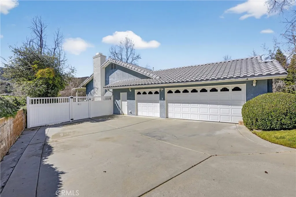 37321 Ironwood Drive, Yucaipa, California 92399 home-pic-2
