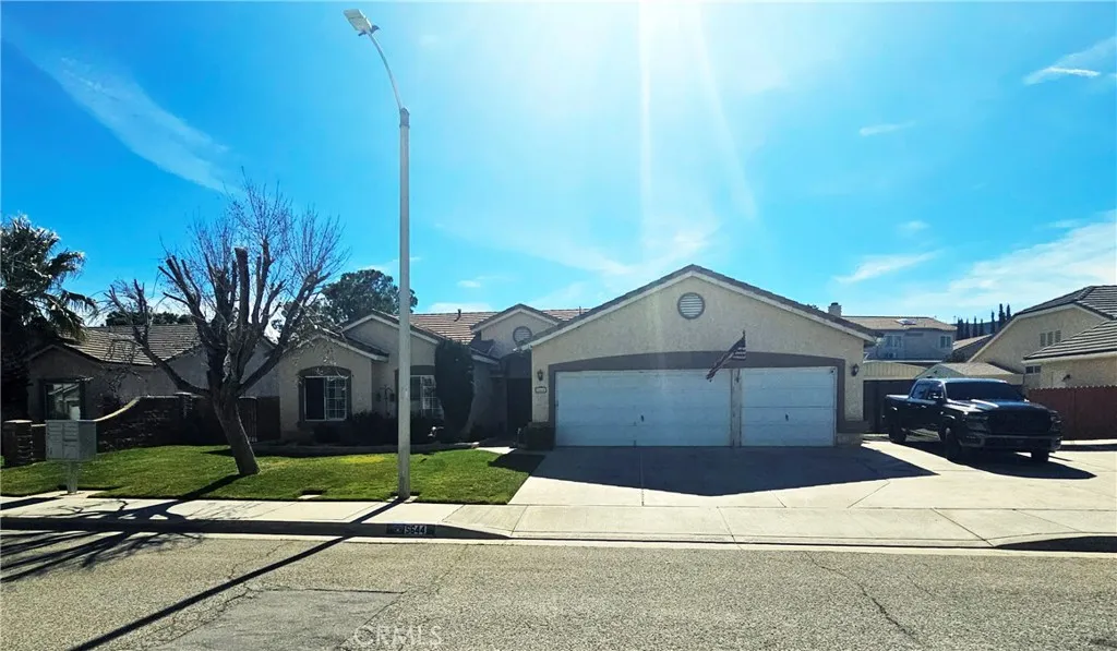 5644 W Avenue L14, Lancaster, California 93536 home-pic-2