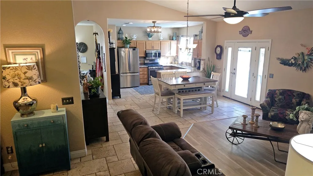 5644 W Avenue L14, Lancaster, California 93536 home-pic-6
