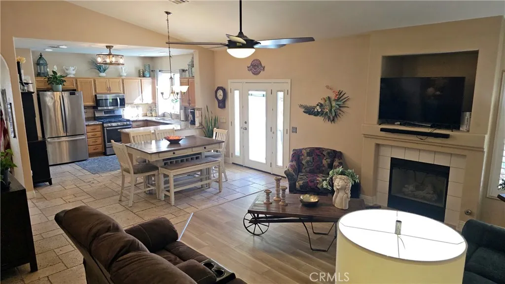 5644 W Avenue L14, Lancaster, California 93536 home-pic-5