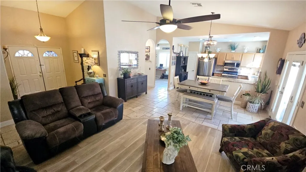 5644 W Avenue L14, Lancaster, California 93536 home-pic-4