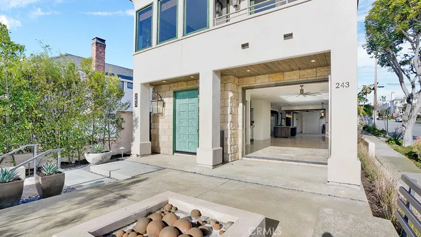243 Poppy Avenue, Corona Del Mar, California 92625