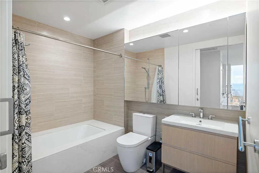 877 Francisco Street 4111, Los Angeles, California 90017 home-pic-20