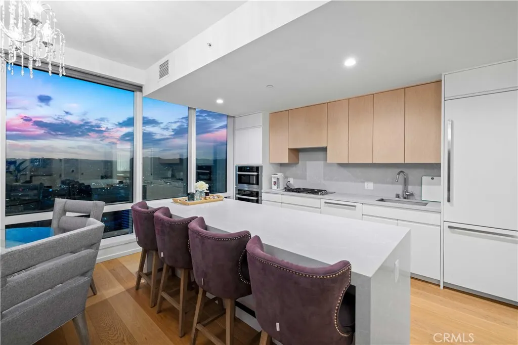 877 Francisco Street 4111, Los Angeles, California 90017 home-pic-12
