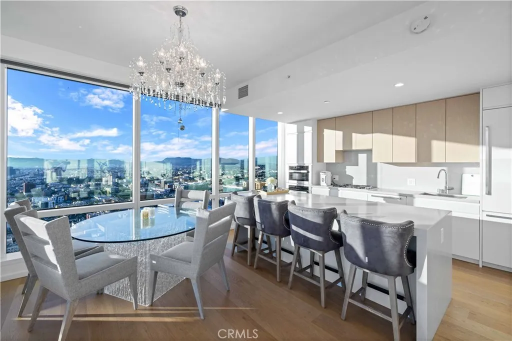877 Francisco Street 4111, Los Angeles, California 90017 home-pic-2
