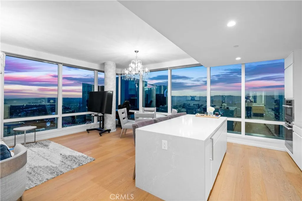 877 Francisco Street 4111, Los Angeles, California 90017 home-pic-11
