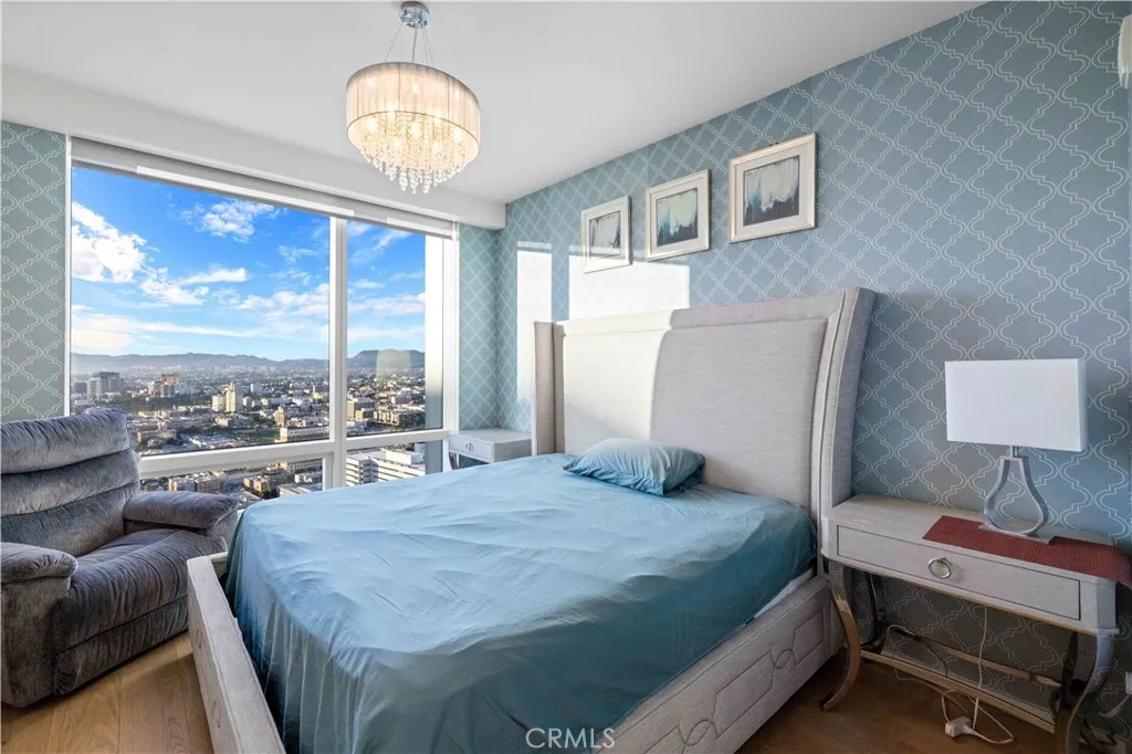 877 Francisco Street 4111, Los Angeles, California 90017 home-pic-18