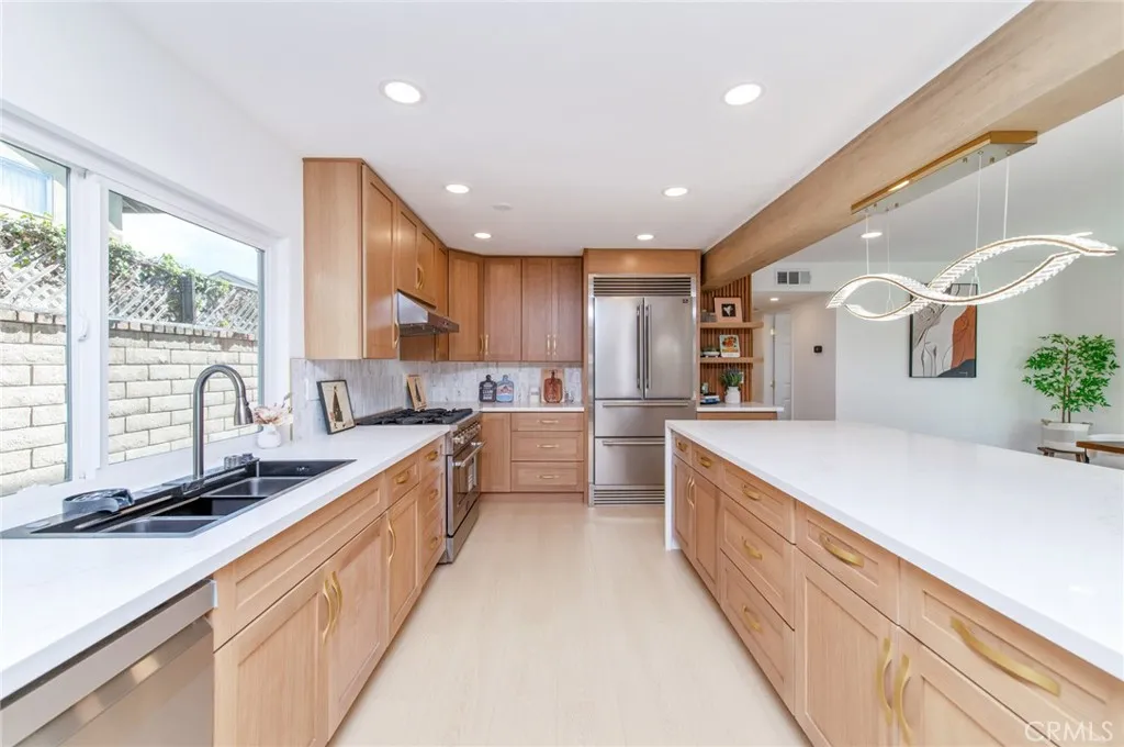 22733 Islamare, Lake Forest, California 92630 home-pic-9