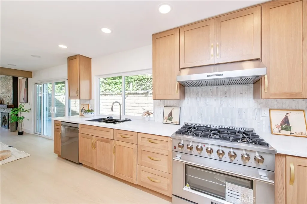 22733 Islamare, Lake Forest, California 92630 home-pic-10