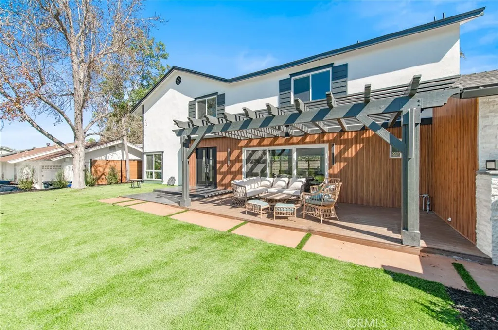 22733 Islamare, Lake Forest, California 92630 home-pic-3