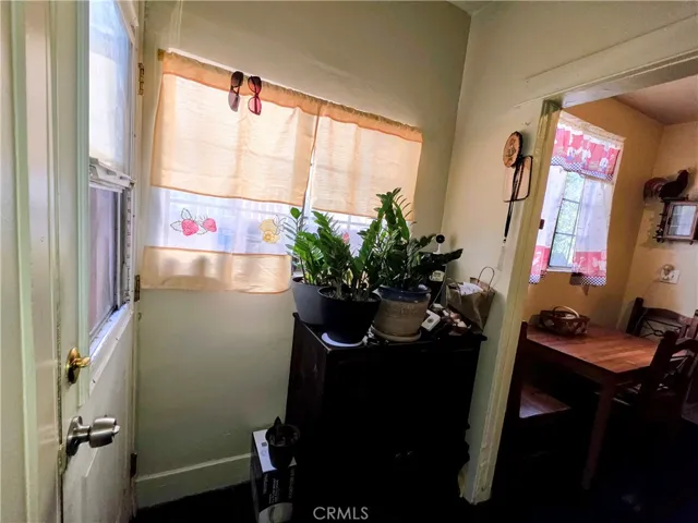 5323 Latham, Los Angeles, California 90011