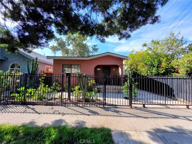5323 Latham, Los Angeles, California 90011