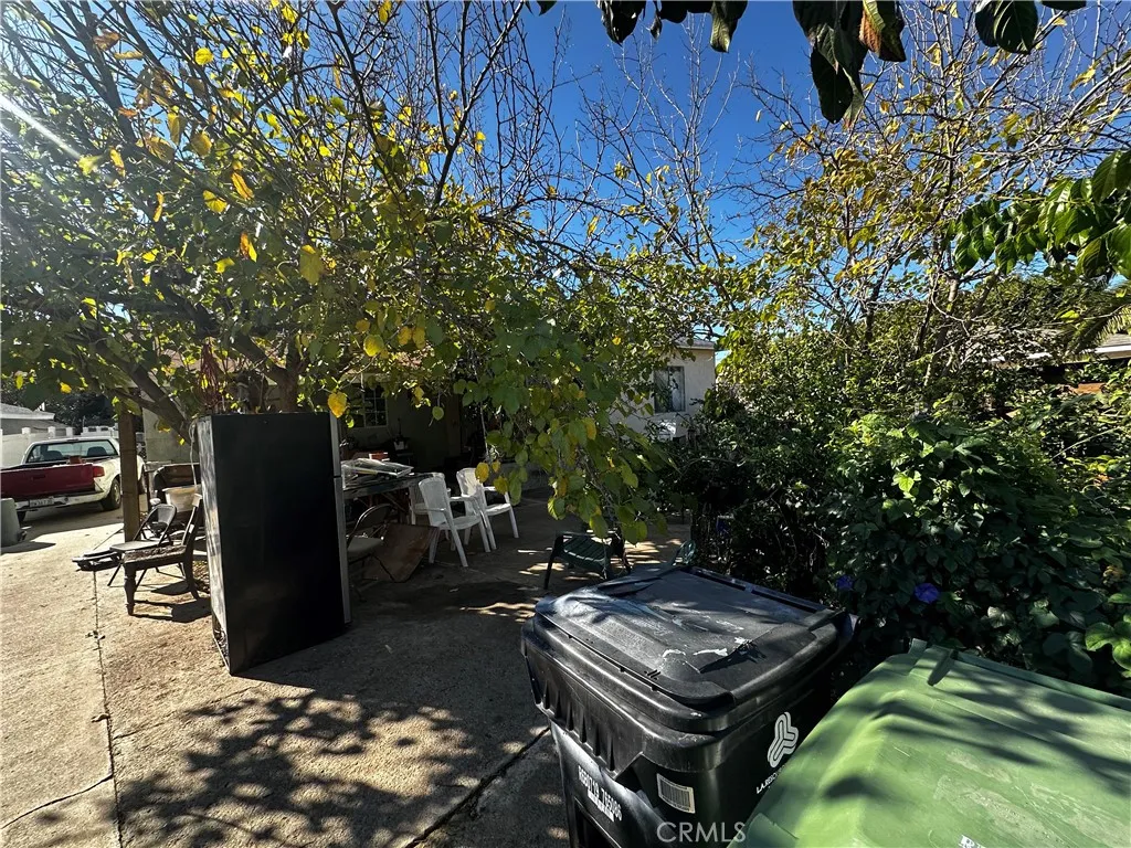 10961 Sharp Avenue, San Fernando, California 91345 home-pic-2