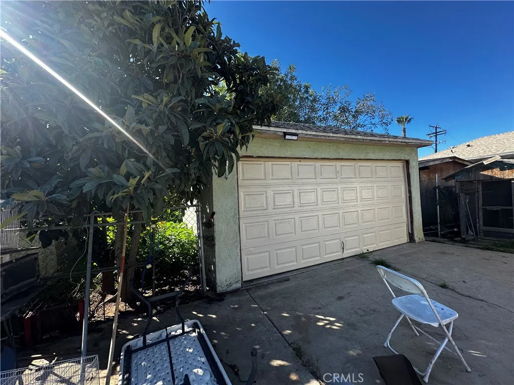 10961 Sharp Avenue, San Fernando, California 91345 home-pic-9