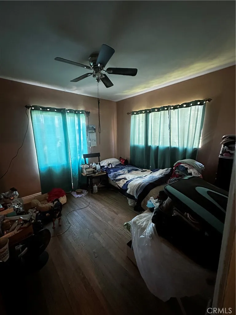 10961 Sharp Avenue, San Fernando, California 91345 home-pic-5