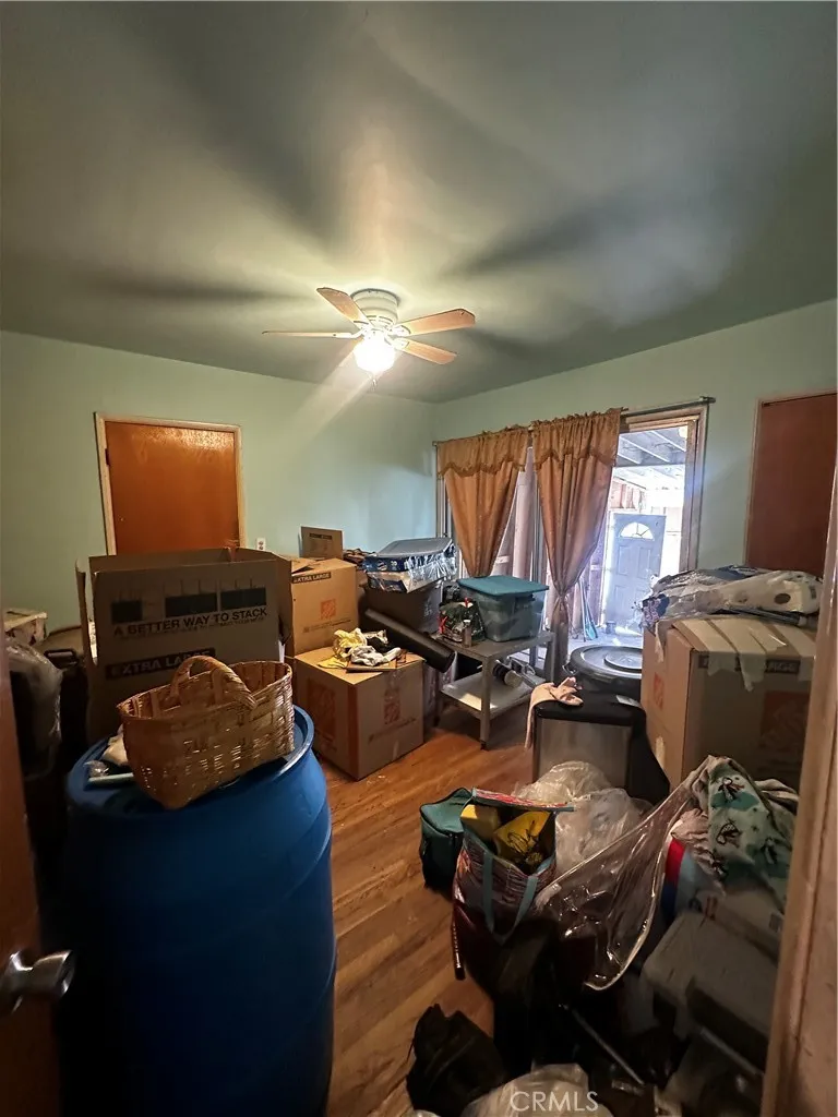 10961 Sharp Avenue, San Fernando, California 91345 home-pic-6