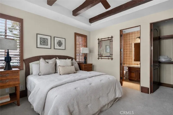 Main Level Guest with Courtyard Entrance