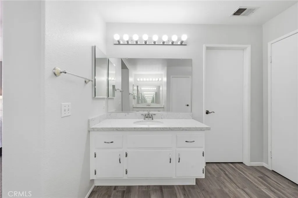 1222 Stephanie Dr, Corona, California 92882 home-pic-21