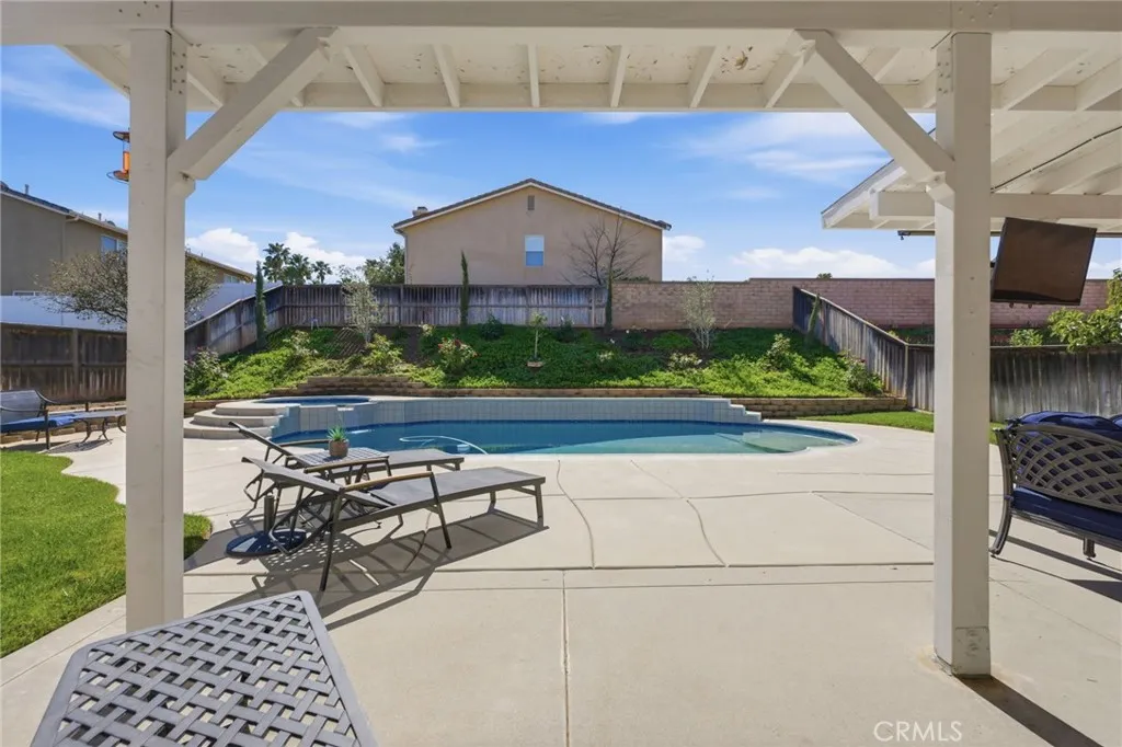 1222 Stephanie Dr, Corona, California 92882 home-pic-46