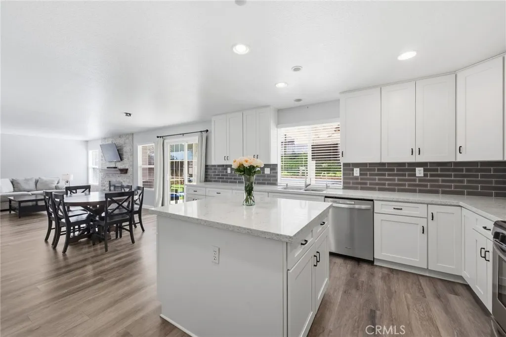 1222 Stephanie Dr, Corona, California 92882 home-pic-44