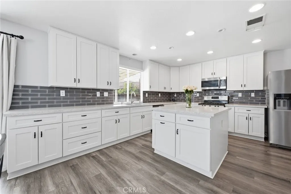 1222 Stephanie Dr, Corona, California 92882 home-pic-40