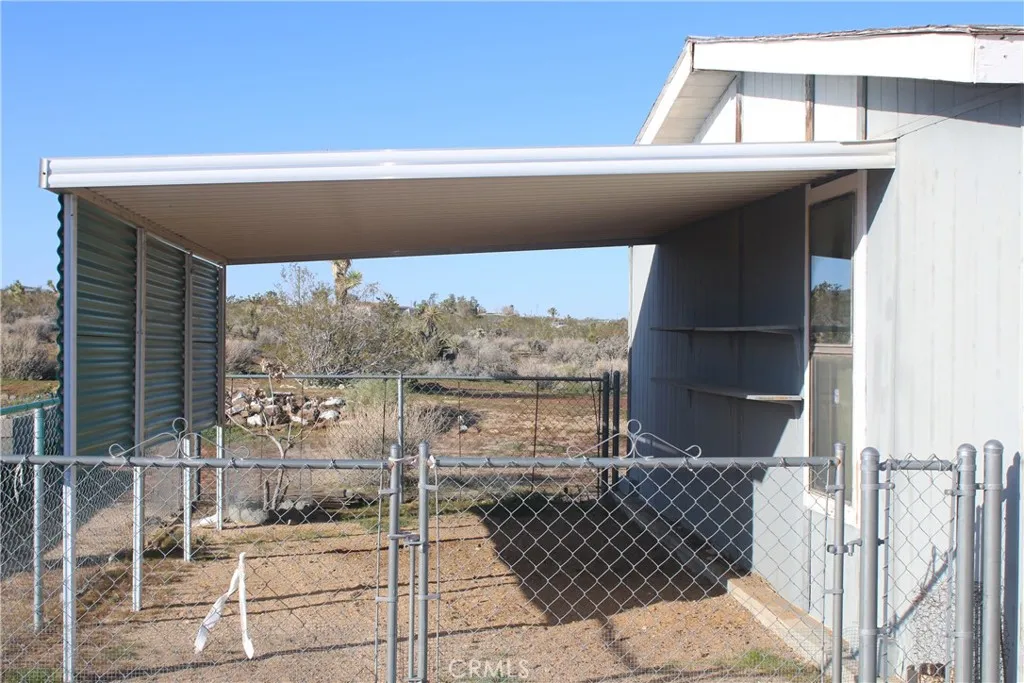 1147 Cherokee, Yucca Valley, California 92284 home-pic-19