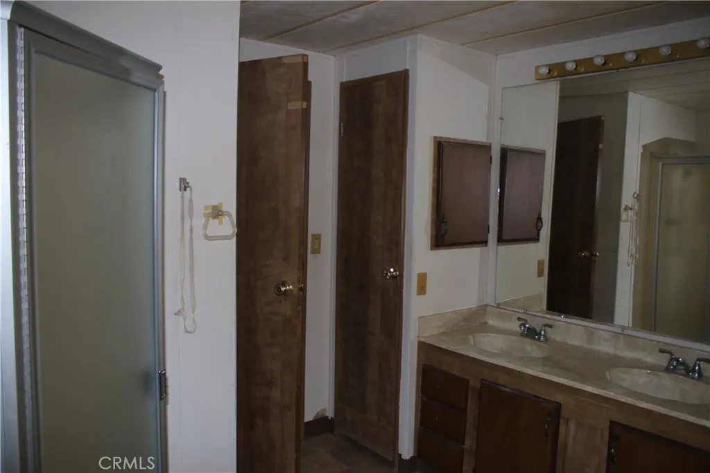 1147 Cherokee, Yucca Valley, California 92284 home-pic-10