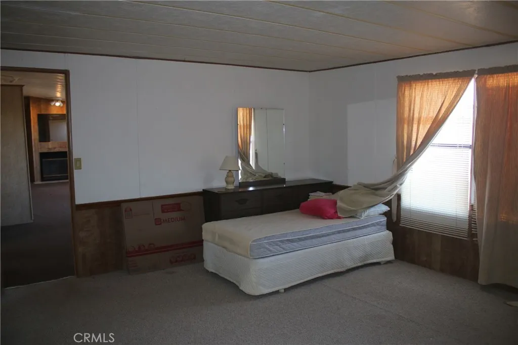 1147 Cherokee, Yucca Valley, California 92284 home-pic-8