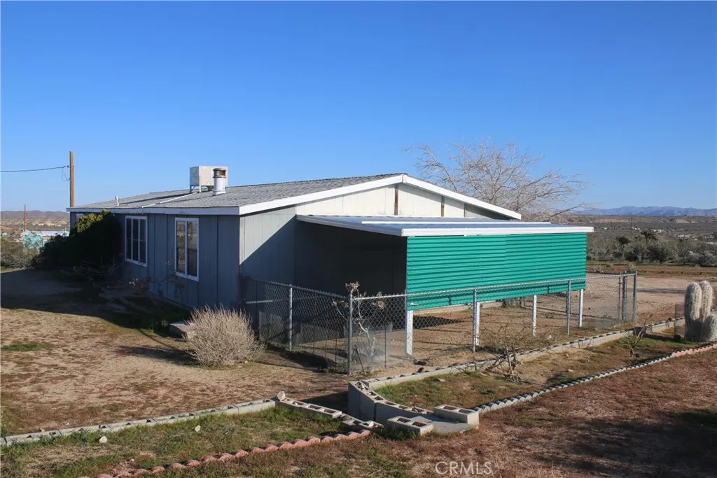 1147 Cherokee, Yucca Valley, California 92284 home-pic-16