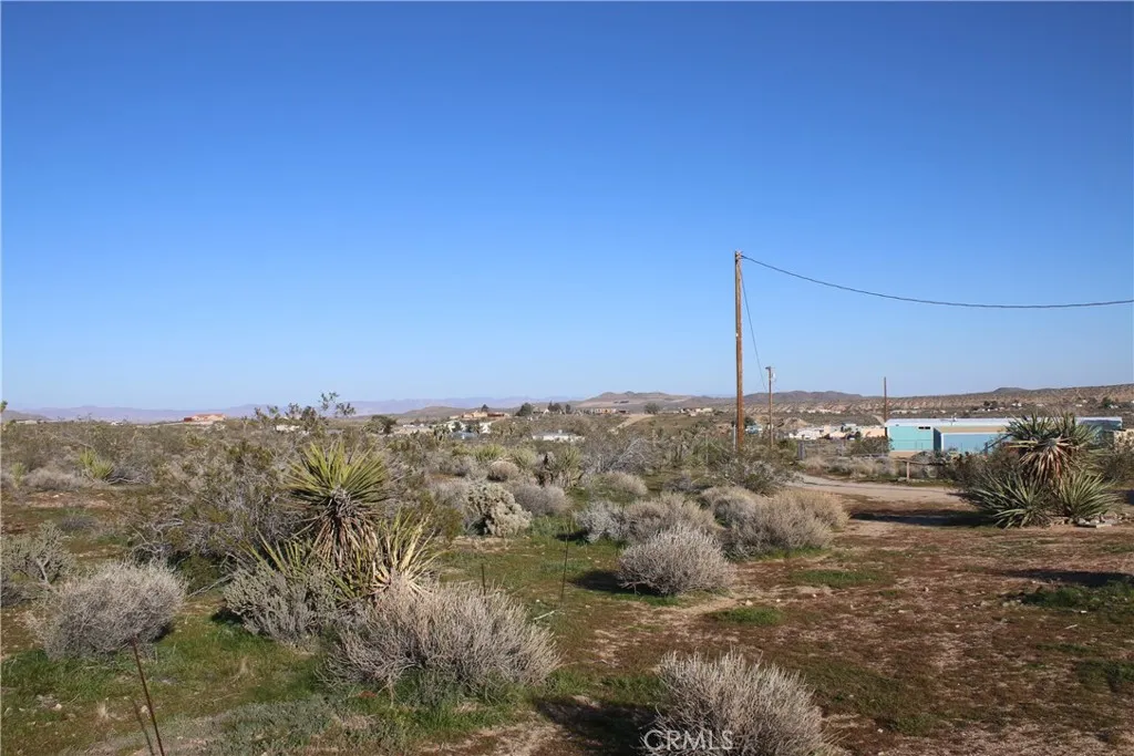 1147 Cherokee, Yucca Valley, California 92284 home-pic-15