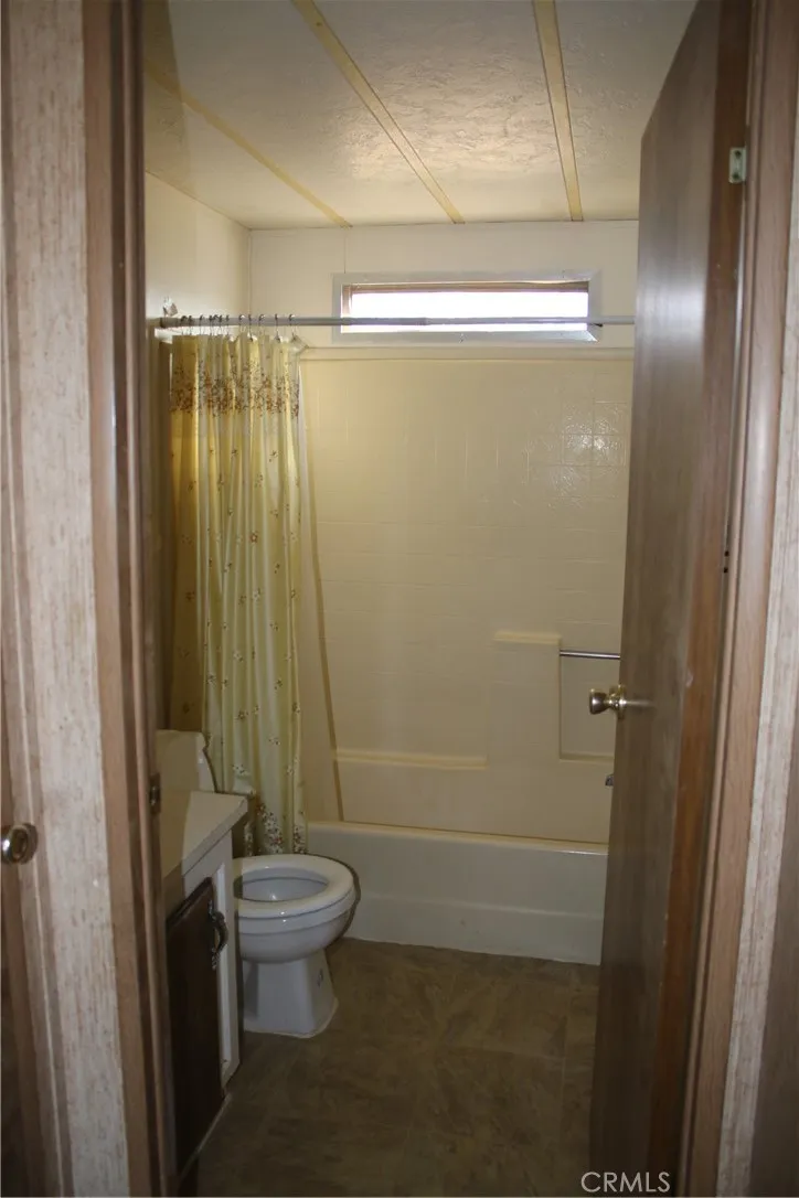 1147 Cherokee, Yucca Valley, California 92284 home-pic-12