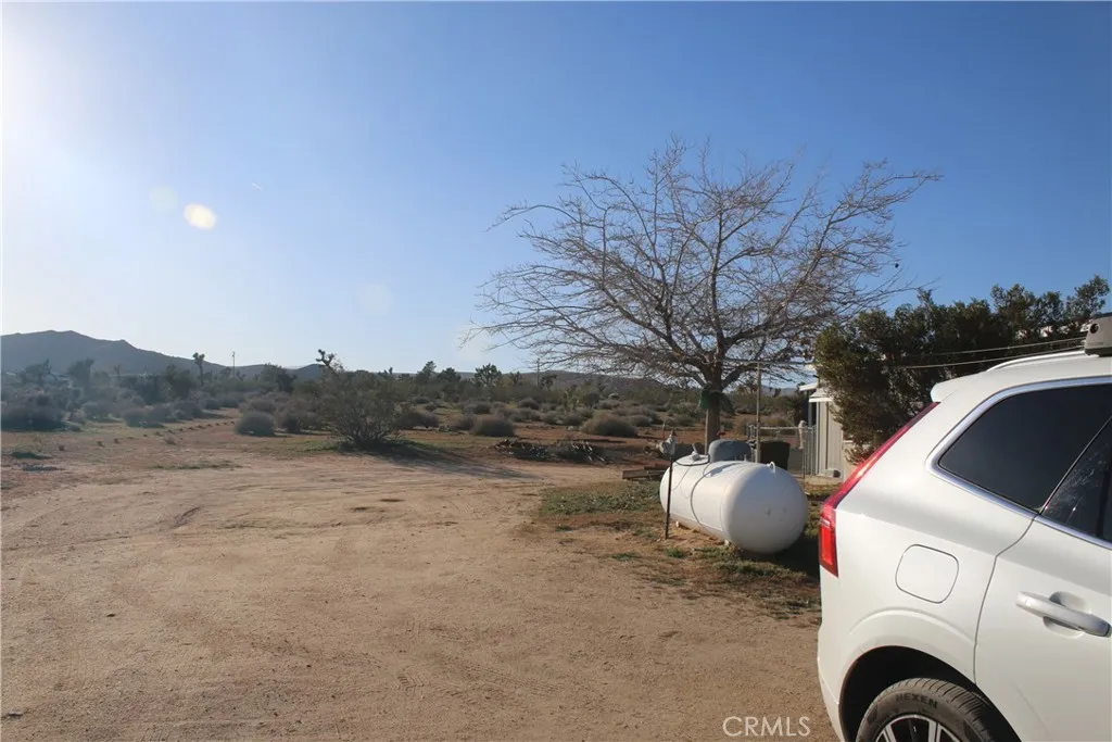 1147 Cherokee, Yucca Valley, California 92284 home-pic-25